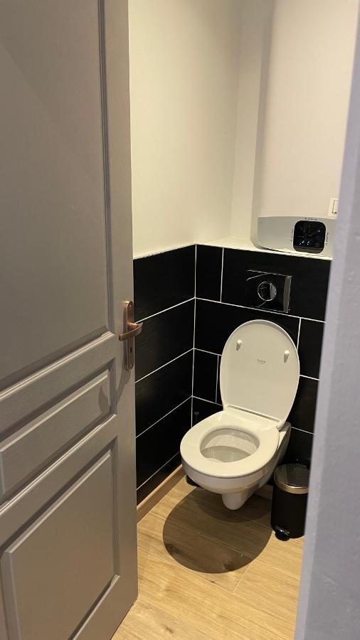 Bienvenue Chez Vous "Appartement Classe 2 Etoiles En Rdc Avec Espace Exterieur Et Parking" Dole Zewnętrze zdjęcie