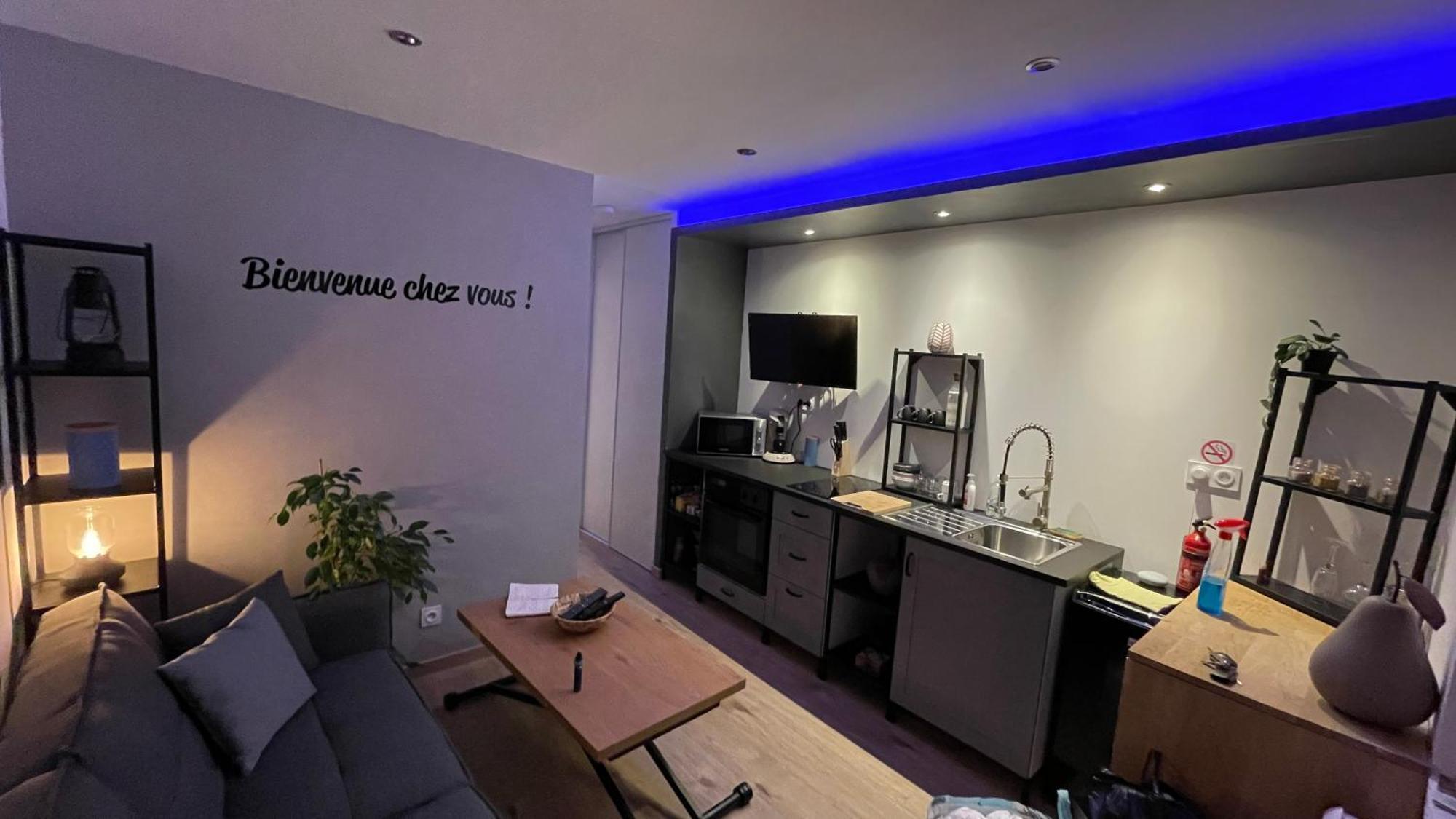 Bienvenue Chez Vous "Appartement Classe 2 Etoiles En Rdc Avec Espace Exterieur Et Parking" Dole Zewnętrze zdjęcie